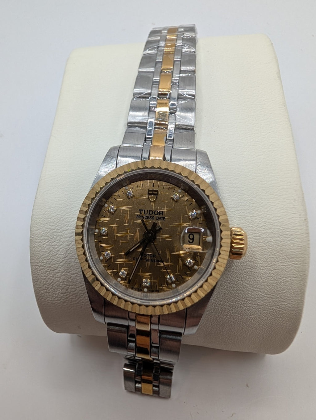 Tudor Princess Date 25mm – Two-Tone Gold Diamond Linen Dial (92413) Customized